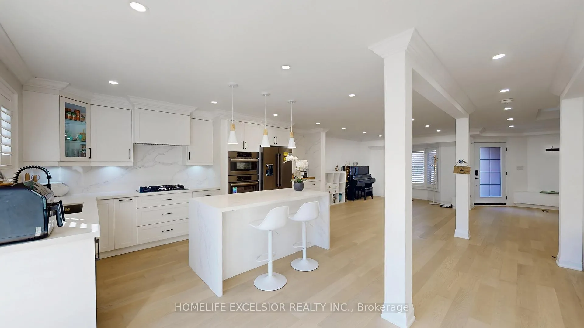 Photo 7 of 84 Jessica Gardens, Vaughan, Crestwood-Springfarm-Yorkhill — HOMEH