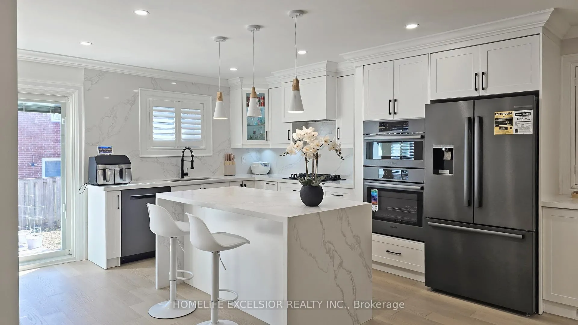 Photo 11 of 84 Jessica Gardens, Vaughan, Crestwood-Springfarm-Yorkhill — HOMEH
