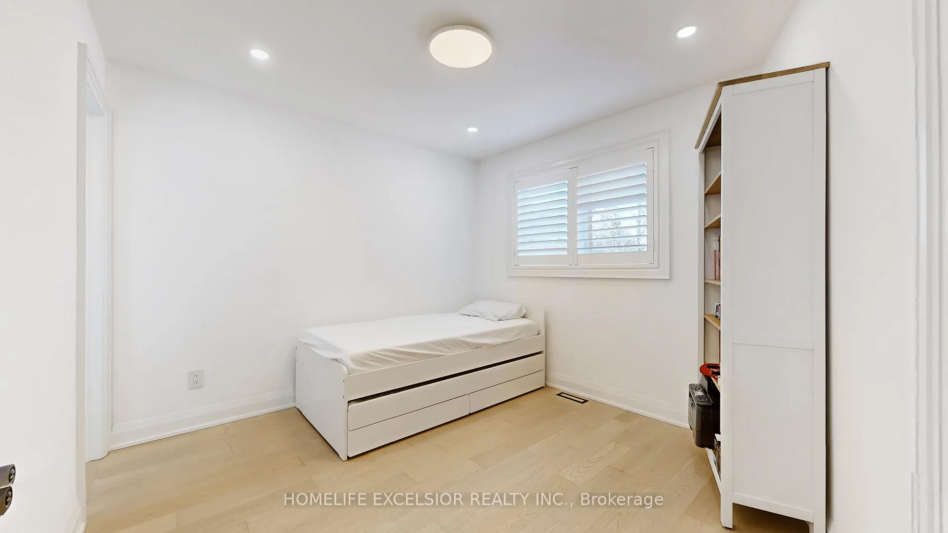 Photo 31 of 84 Jessica Gardens, Vaughan, Crestwood-Springfarm-Yorkhill — HOMEH