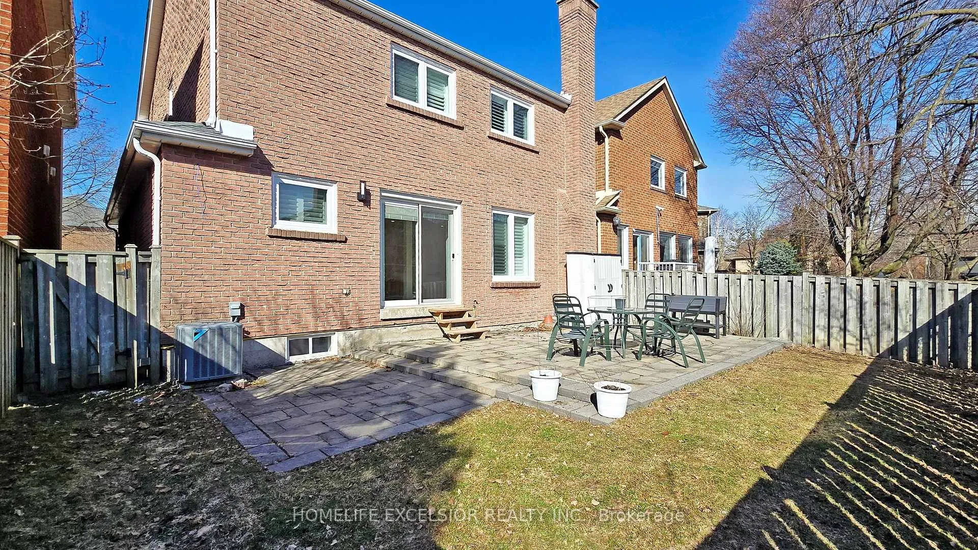 Photo 37 of 84 Jessica Gardens, Vaughan, Crestwood-Springfarm-Yorkhill — HOMEH