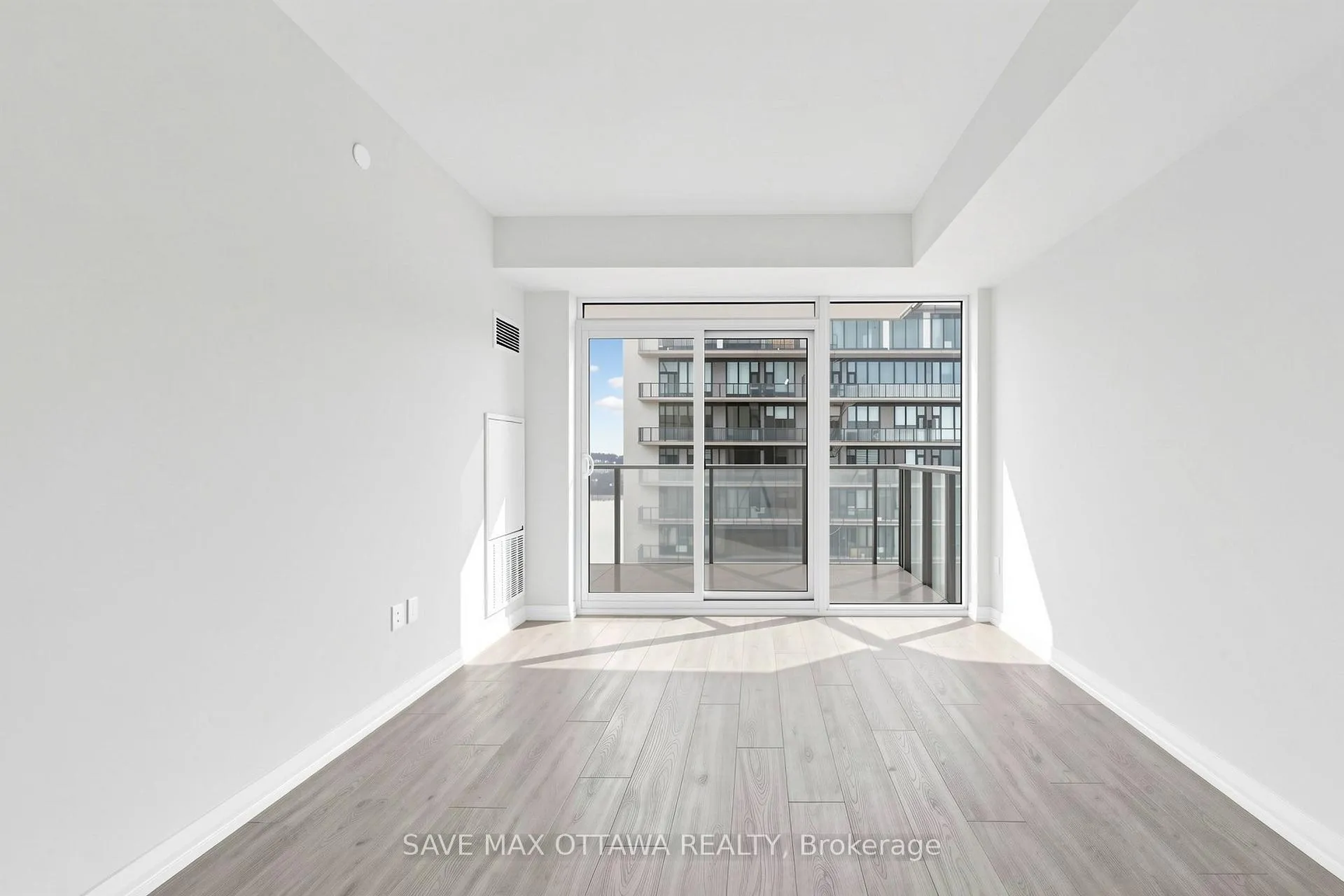 Photo 12 of Unit 2402, 27 Korda Gate, Vaughan, Vellore Village — HOMEH