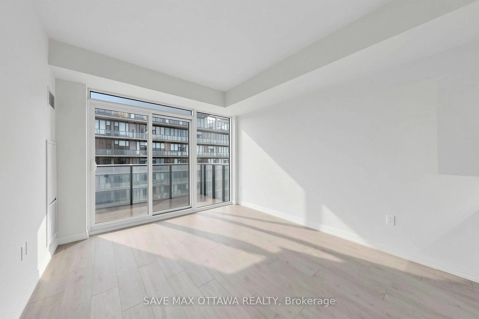 Photo 13 of Unit 2402, 27 Korda Gate, Vaughan, Vellore Village — HOMEH