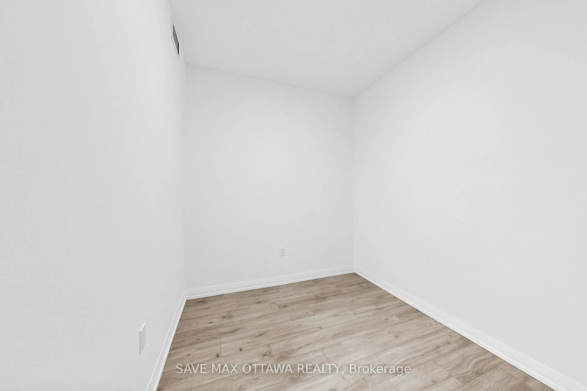 Photo 27 of Unit 2402, 27 Korda Gate, Vaughan, Vellore Village — HOMEH