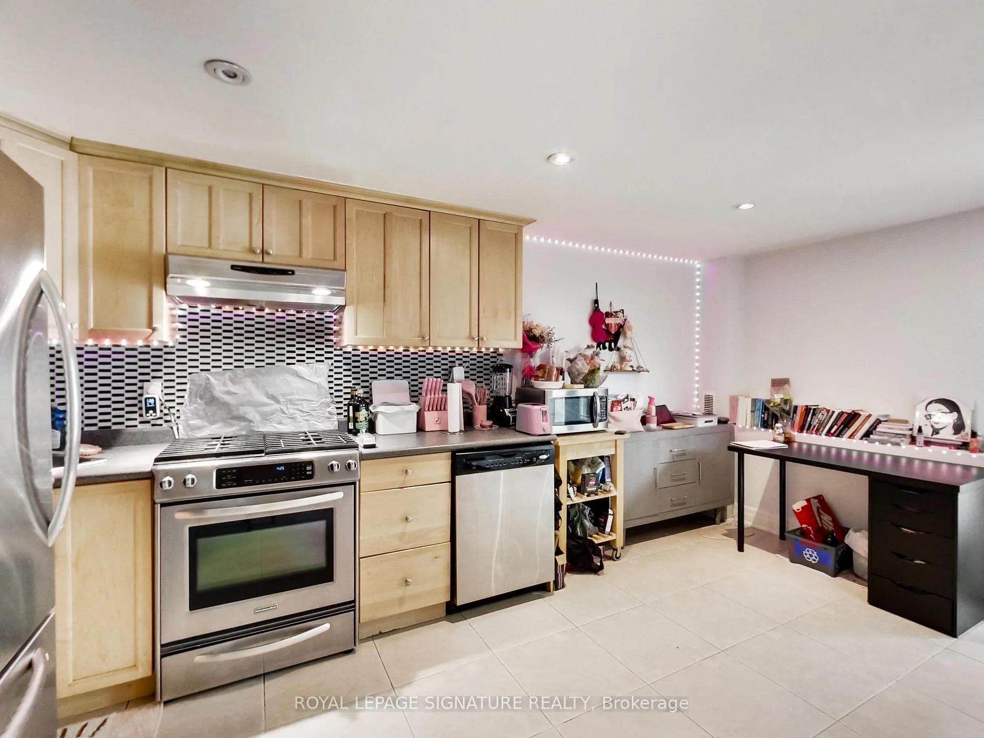 Photo 37 of 55 Cameron Avenue, Toronto, Keelesdale-Eglinton West — HOMEH