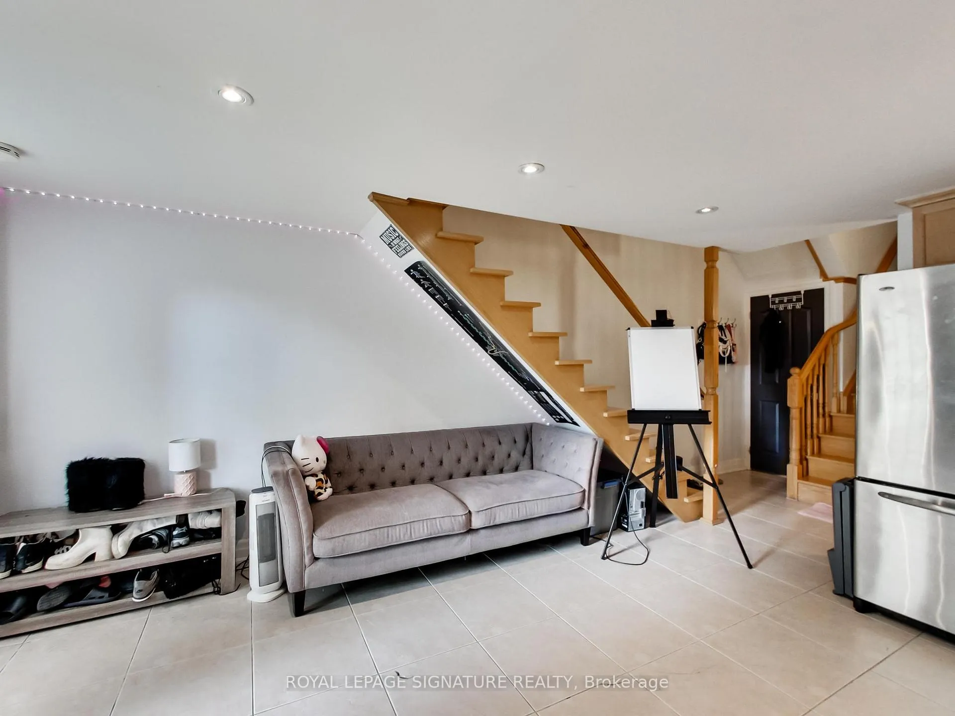 Photo 39 of 55 Cameron Avenue, Toronto, Keelesdale-Eglinton West — HOMEH