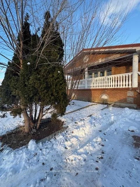 Photo 2 of 46 Orpington Crescent, Etobicoke, Mount Olive-Silverstone-Jamestown — HOMEH