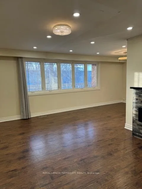 Photo 4 of 46 Orpington Crescent, Etobicoke, Mount Olive-Silverstone-Jamestown — HOMEH
