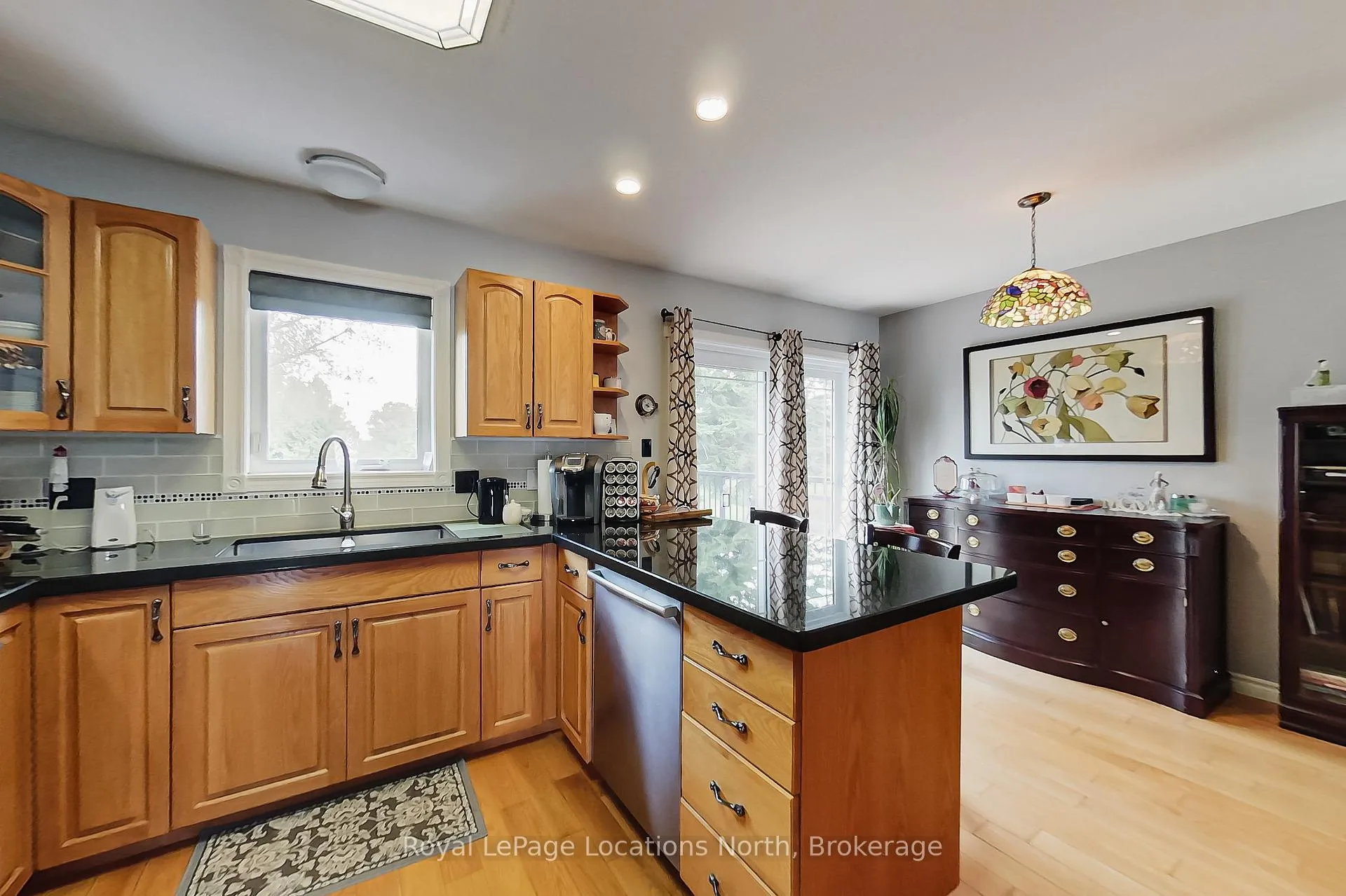 Photo 11 of 285 Christopher Street, Clearview, Stayner — HOMEH