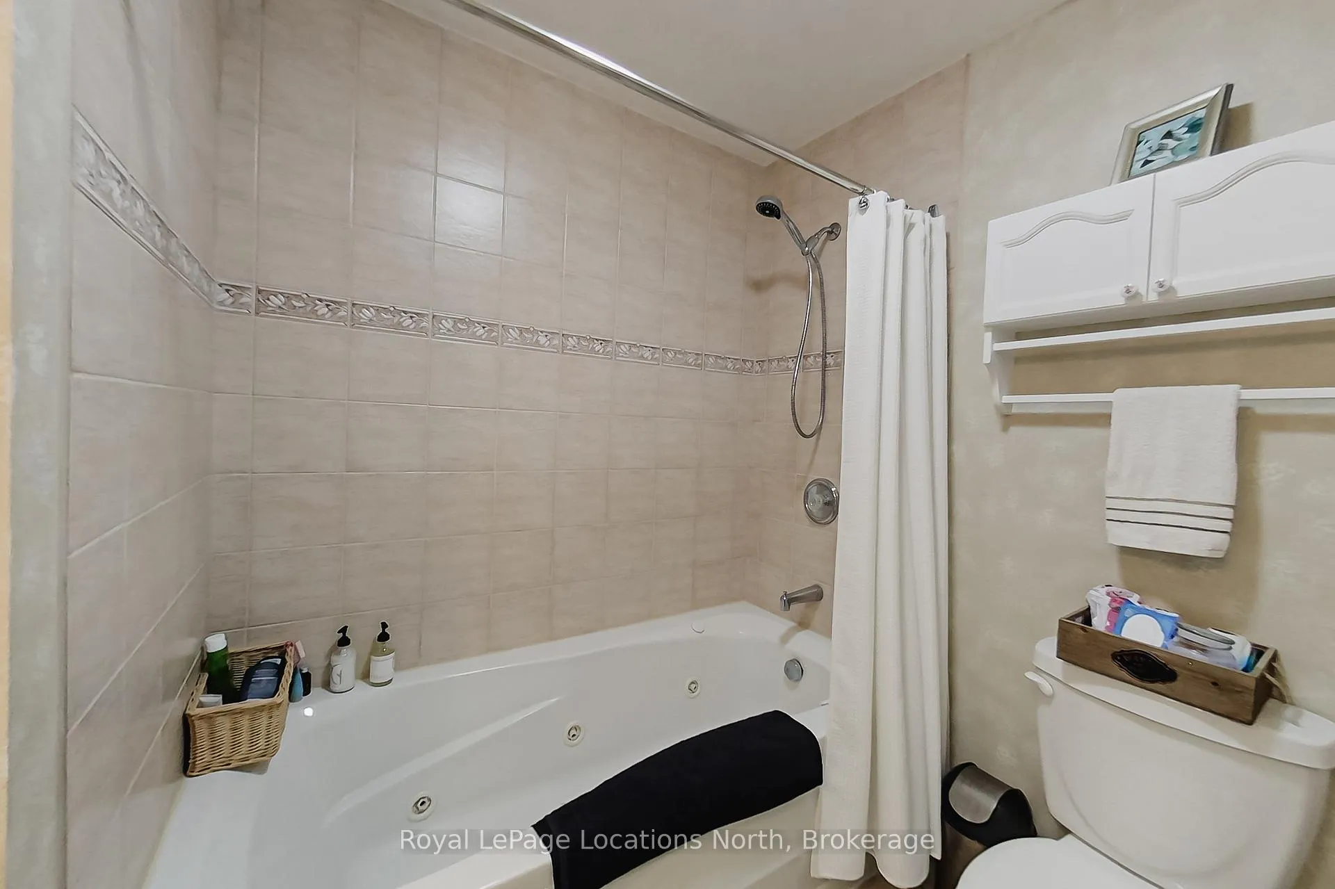 Photo 21 of 285 Christopher Street, Clearview, Stayner — HOMEH