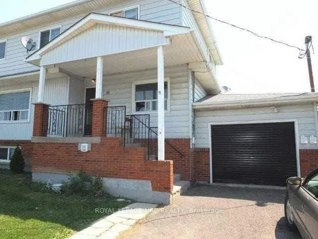 Front of Unit APARTMENT - MAIN FLOOR, 46 Martin Street