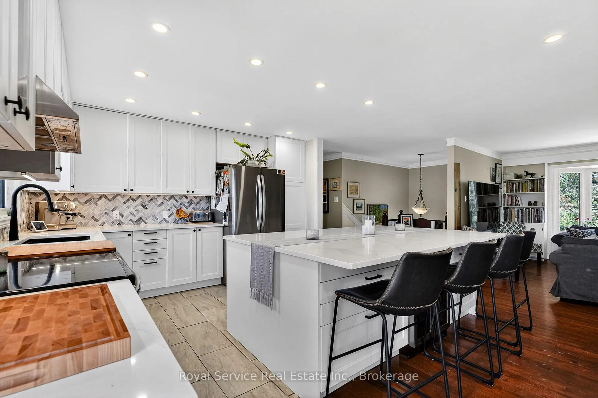 Photo 2 of 2021 County 3 Road, Prince Edward County, Ameliasburg Ward — HOMEH