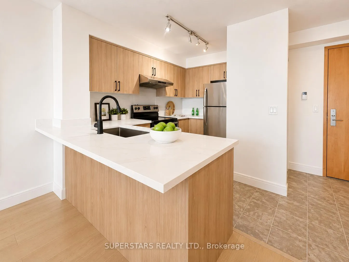 Photo 2 of Unit 509, 62 Suncrest Boulevard, Markham, Commerce Valley — HOMEH