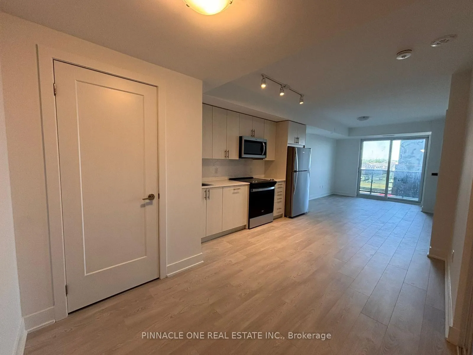 Photo 4 of Unit 418, 2545 Simcoe Street N, Oshawa, Windfields — HOMEH