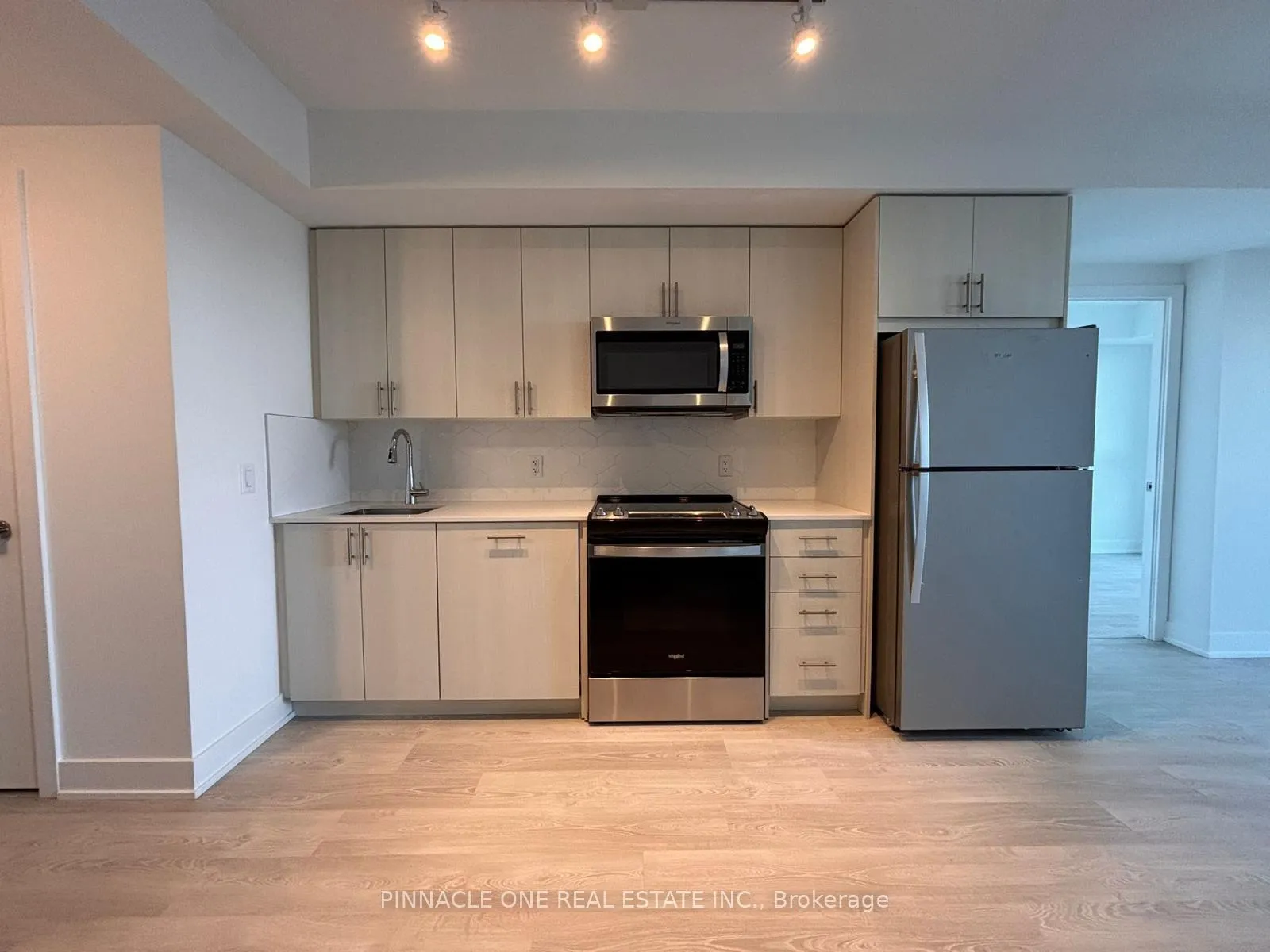 Photo 5 of Unit 418, 2545 Simcoe Street N, Oshawa, Windfields — HOMEH