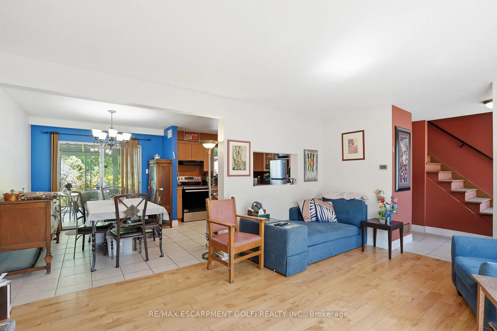 Photo 4 of 39 Paradise Road, Hamilton, Westdale — HOMEH