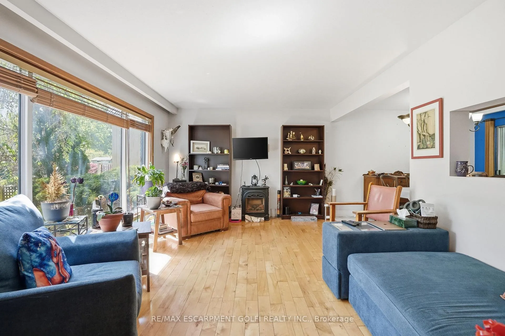Photo 5 of 39 Paradise Road, Hamilton, Westdale — HOMEH