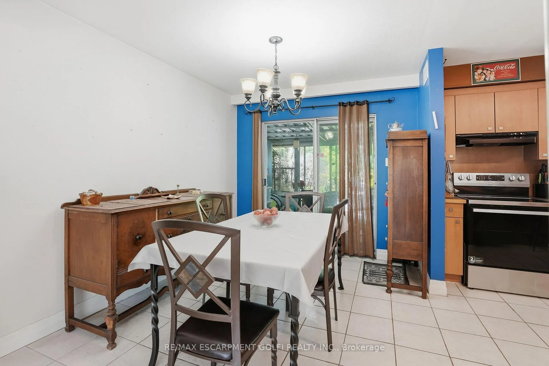 Photo 7 of 39 Paradise Road, Hamilton, Westdale — HOMEH