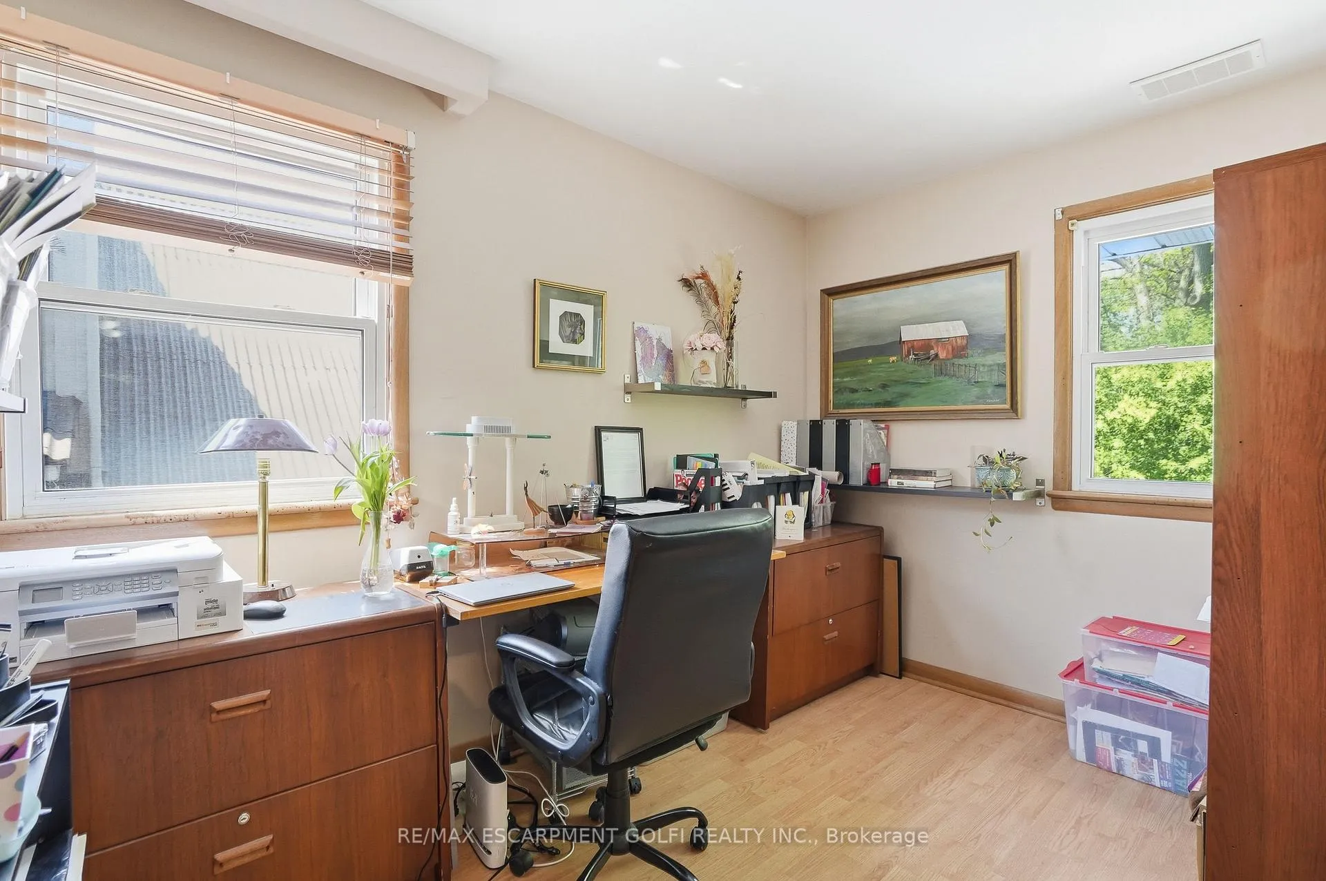 Photo 12 of 39 Paradise Road, Hamilton, Westdale — HOMEH