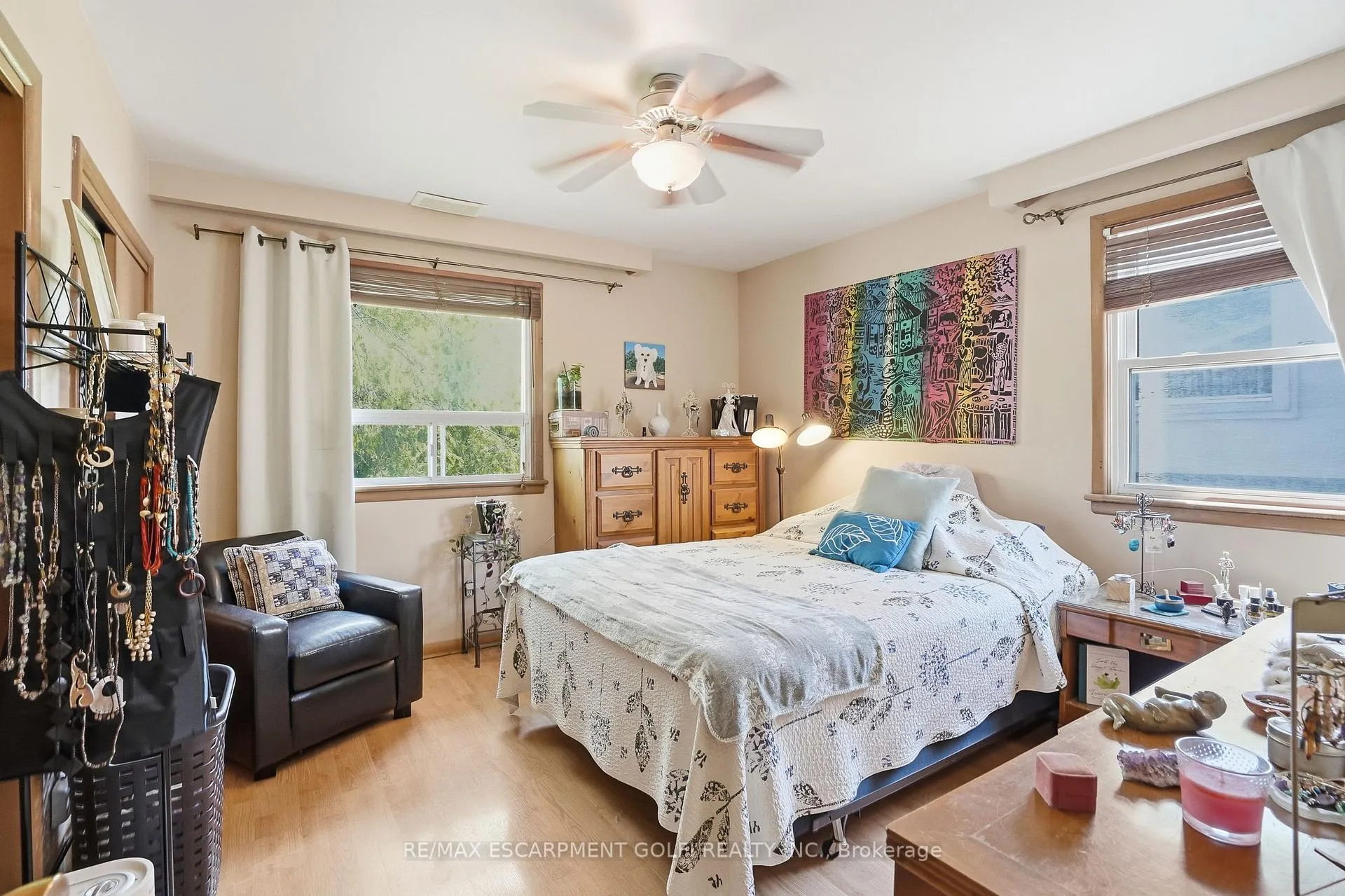 Photo 14 of 39 Paradise Road, Hamilton, Westdale — HOMEH