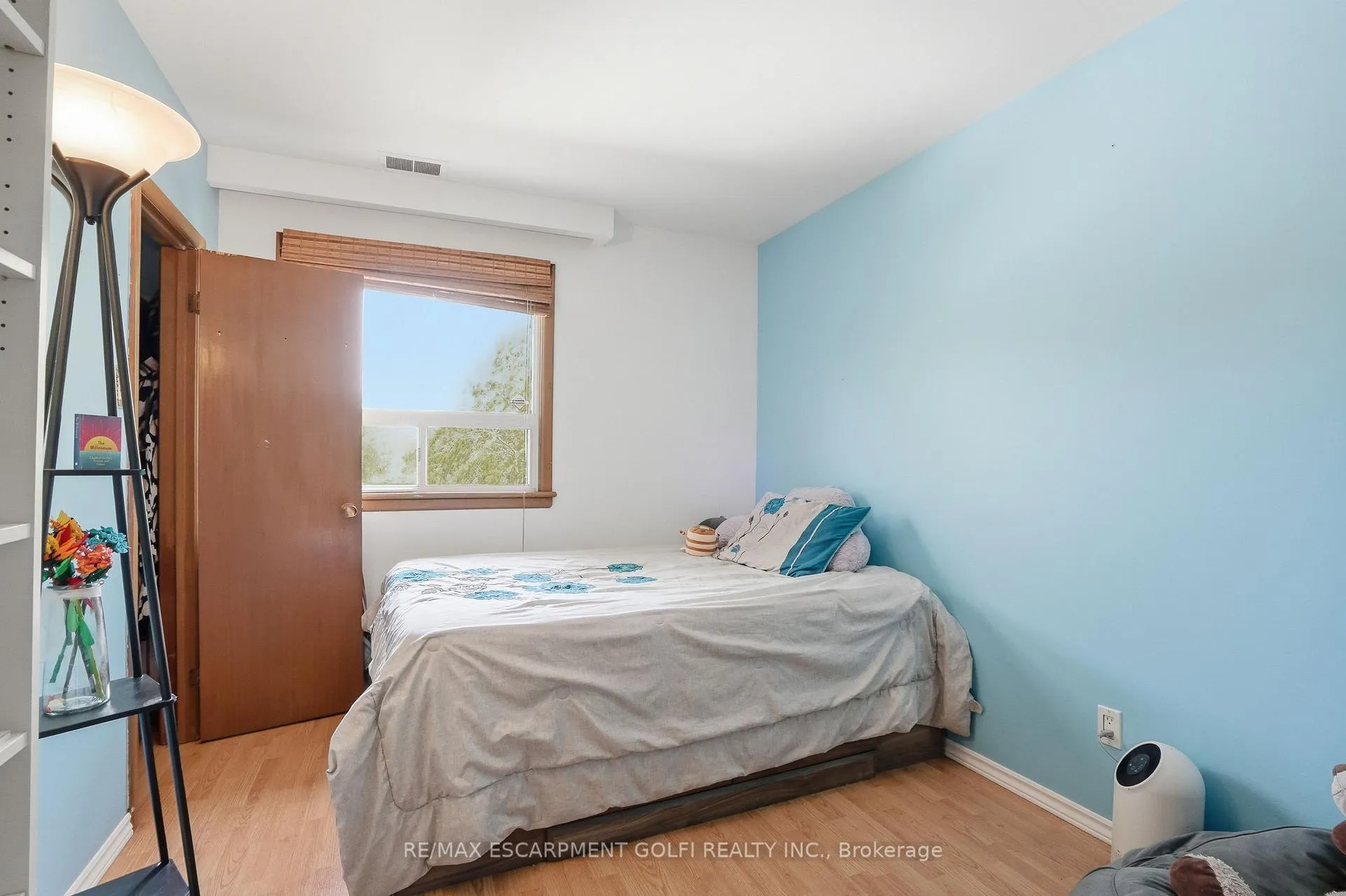Photo 17 of 39 Paradise Road, Hamilton, Westdale — HOMEH