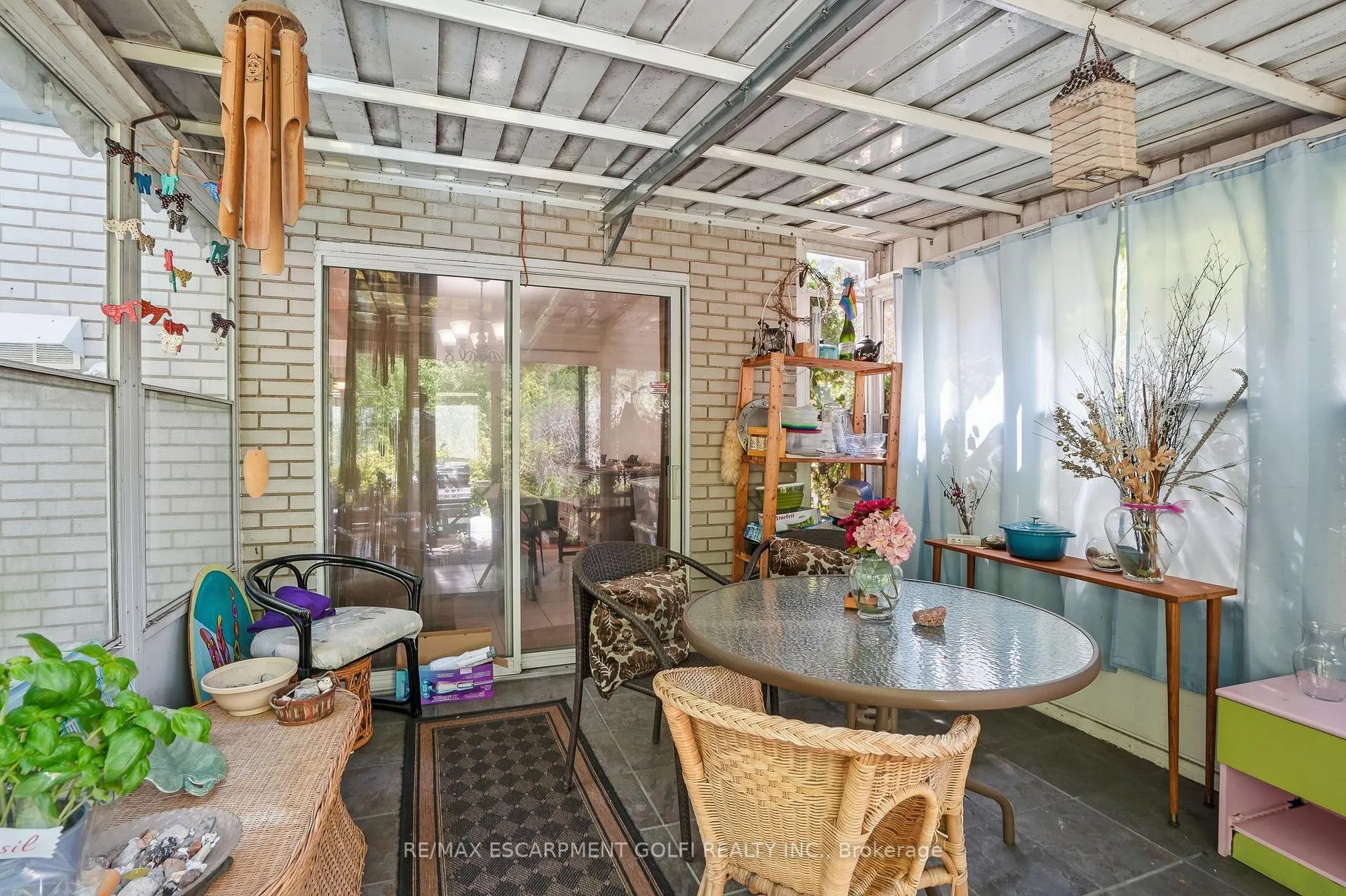 Photo 23 of 39 Paradise Road, Hamilton, Westdale — HOMEH