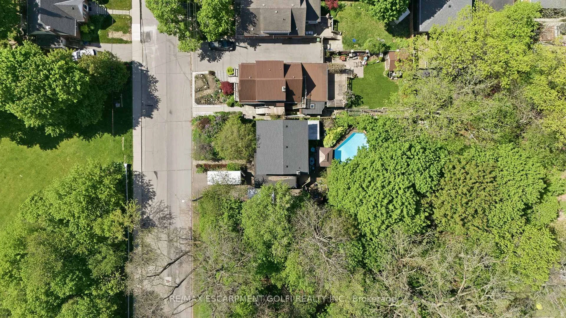 Photo 27 of 39 Paradise Road, Hamilton, Westdale — HOMEH