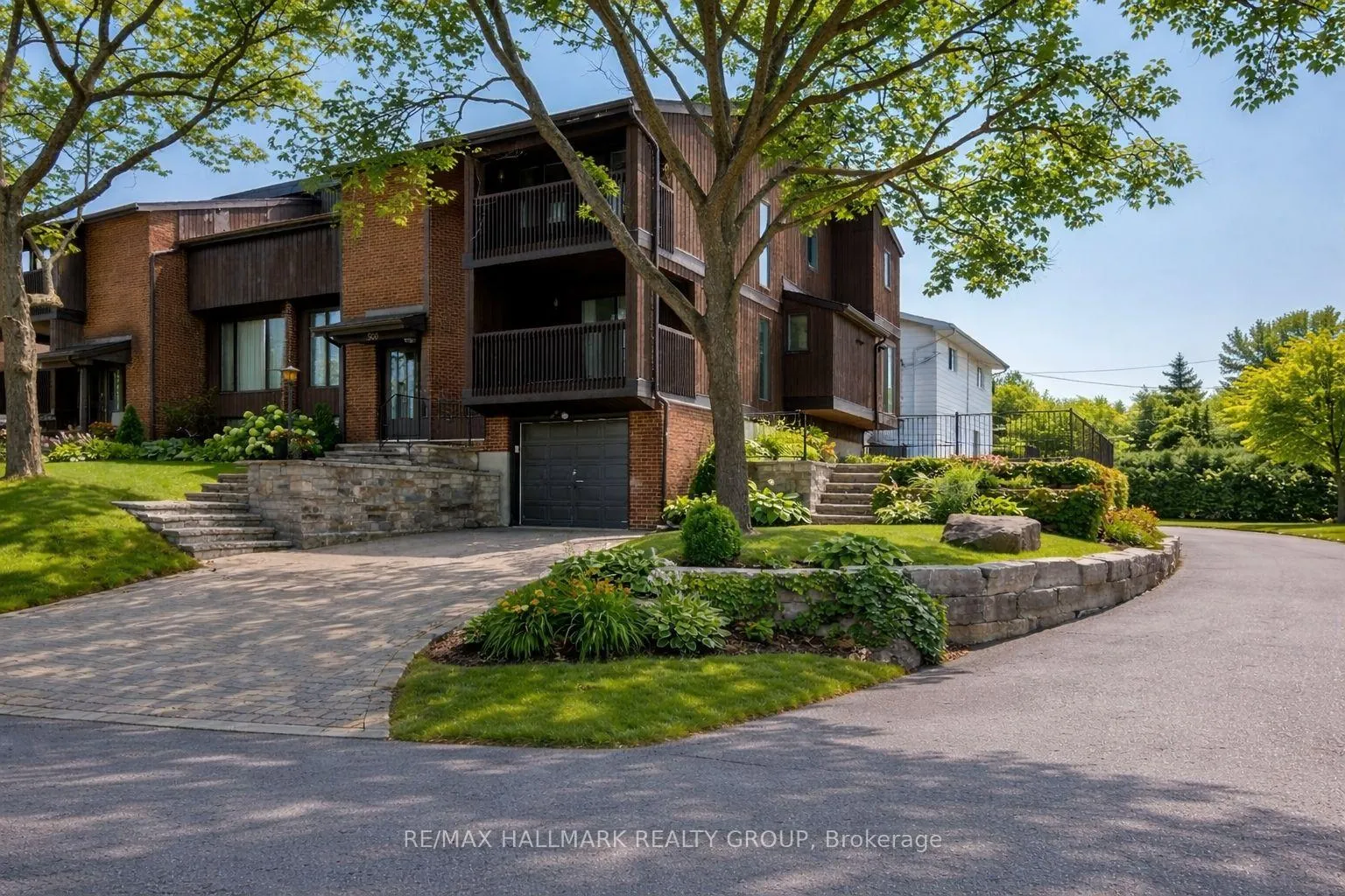 Photo 2 of 500 Foxview Place, Ottawa, CFB Rockcliffe and Area — HOMEH