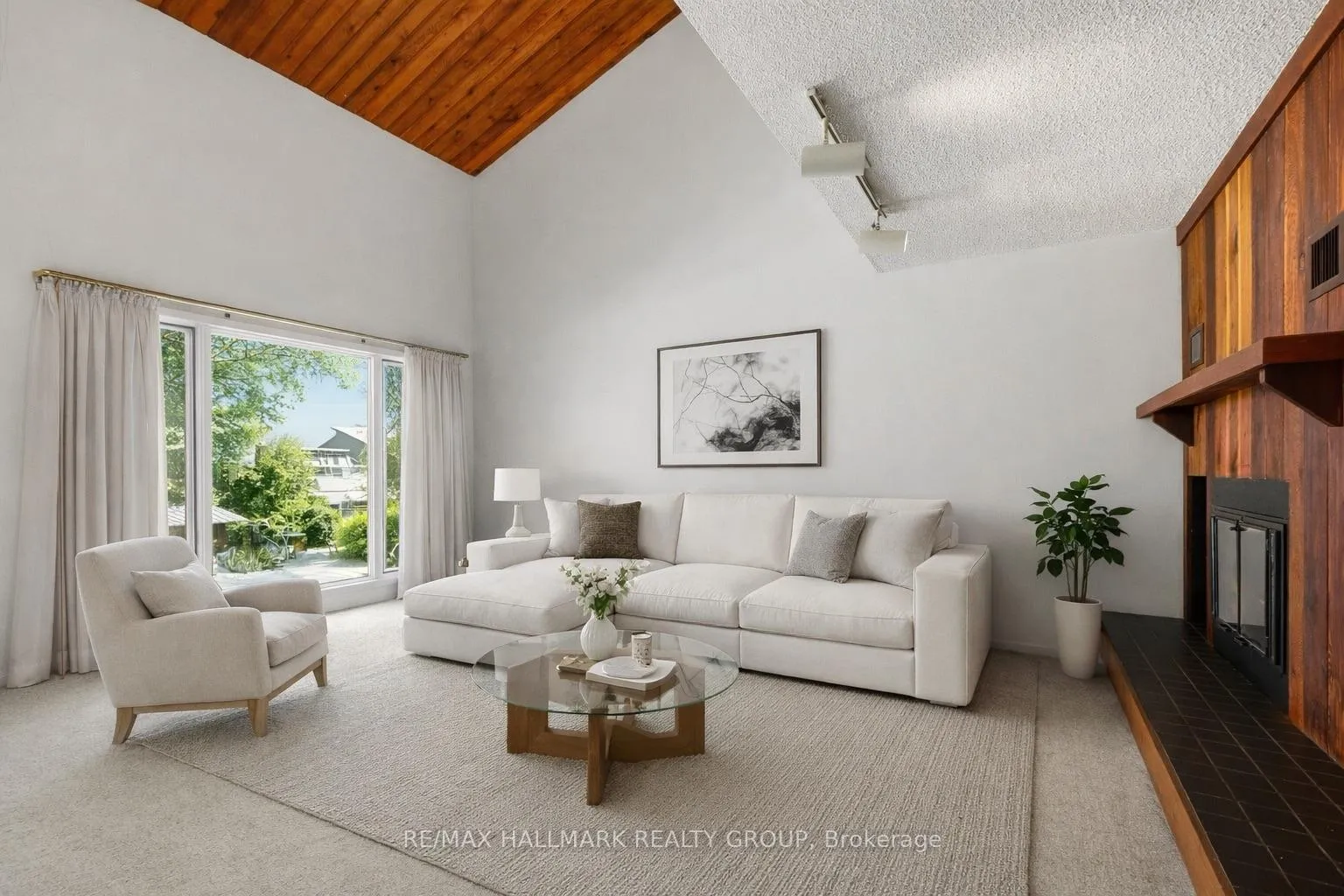 Photo 3 of 500 Foxview Place, Ottawa, CFB Rockcliffe and Area — HOMEH