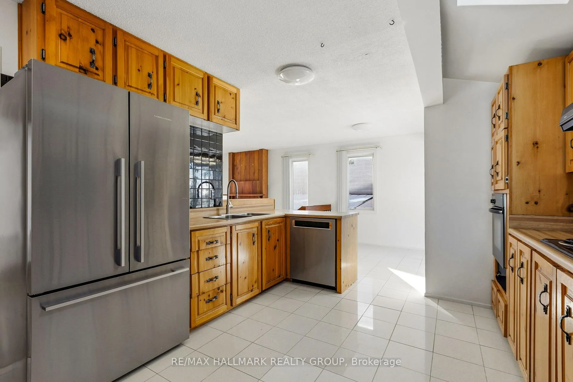 Photo 13 of 500 Foxview Place, Ottawa, CFB Rockcliffe and Area — HOMEH