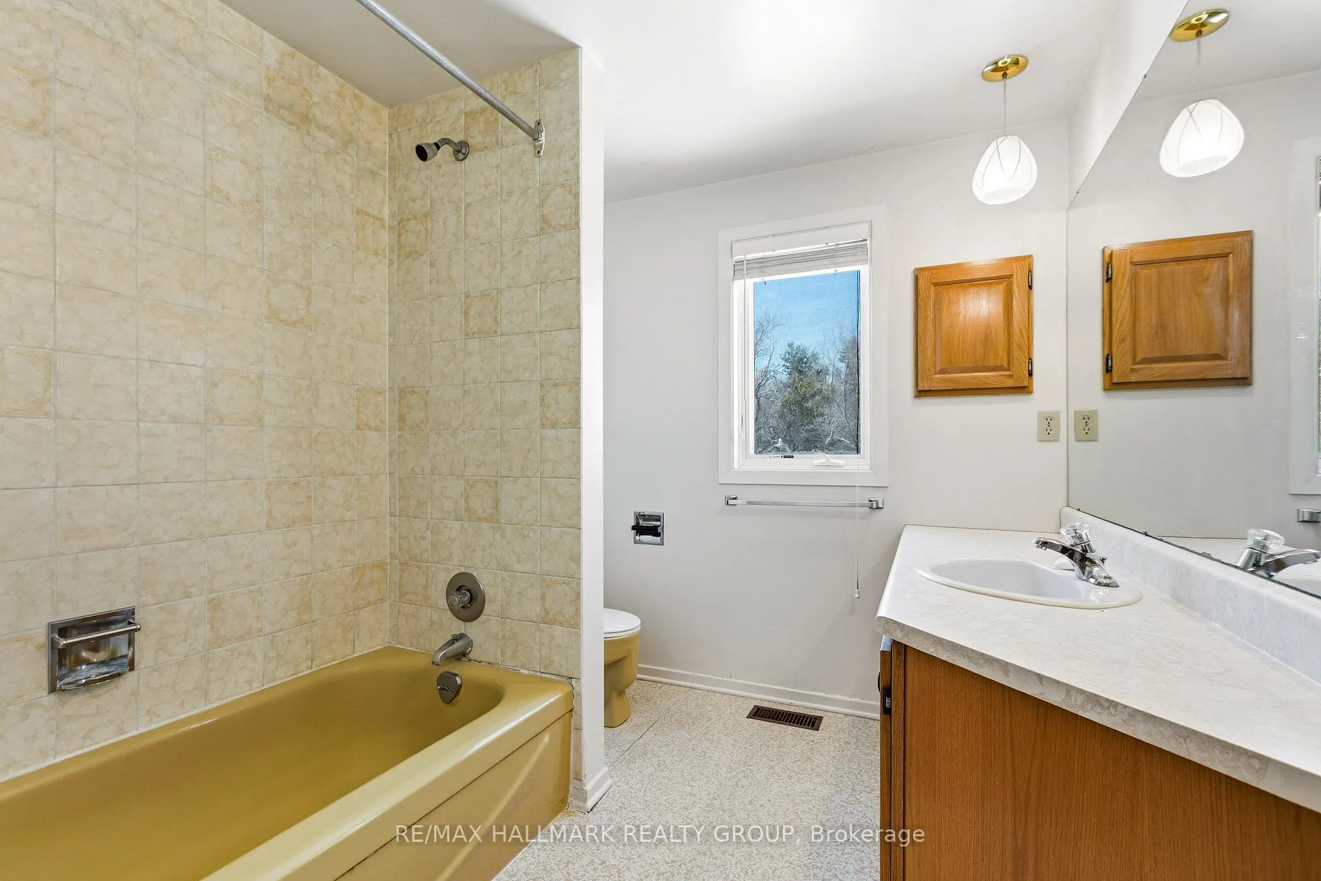 Photo 28 of 500 Foxview Place, Ottawa, CFB Rockcliffe and Area — HOMEH