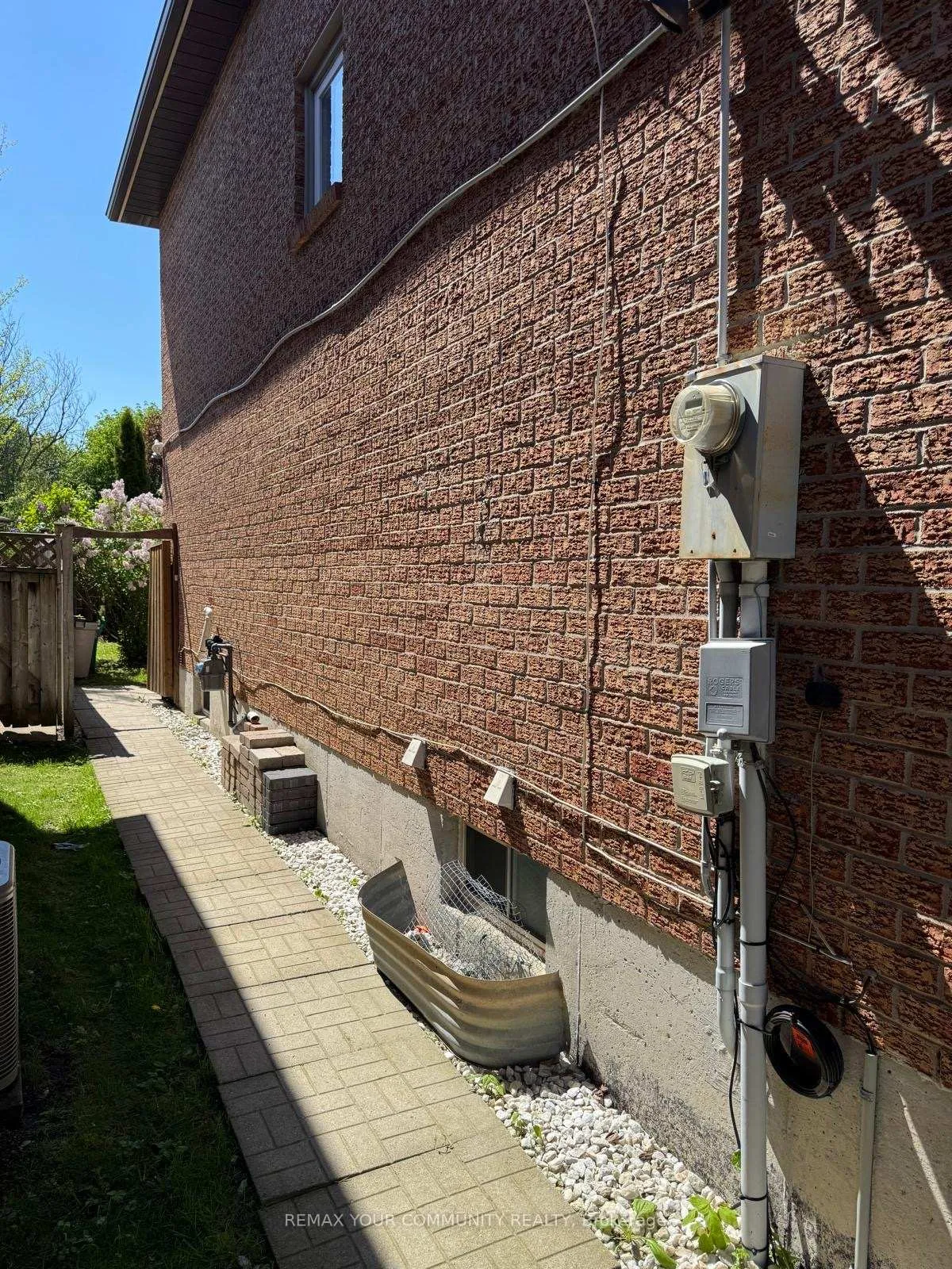 Photo 2 of Unit Bsmt, 59 Belvedere Crescent, Richmond Hill, Crosby — HOMEH