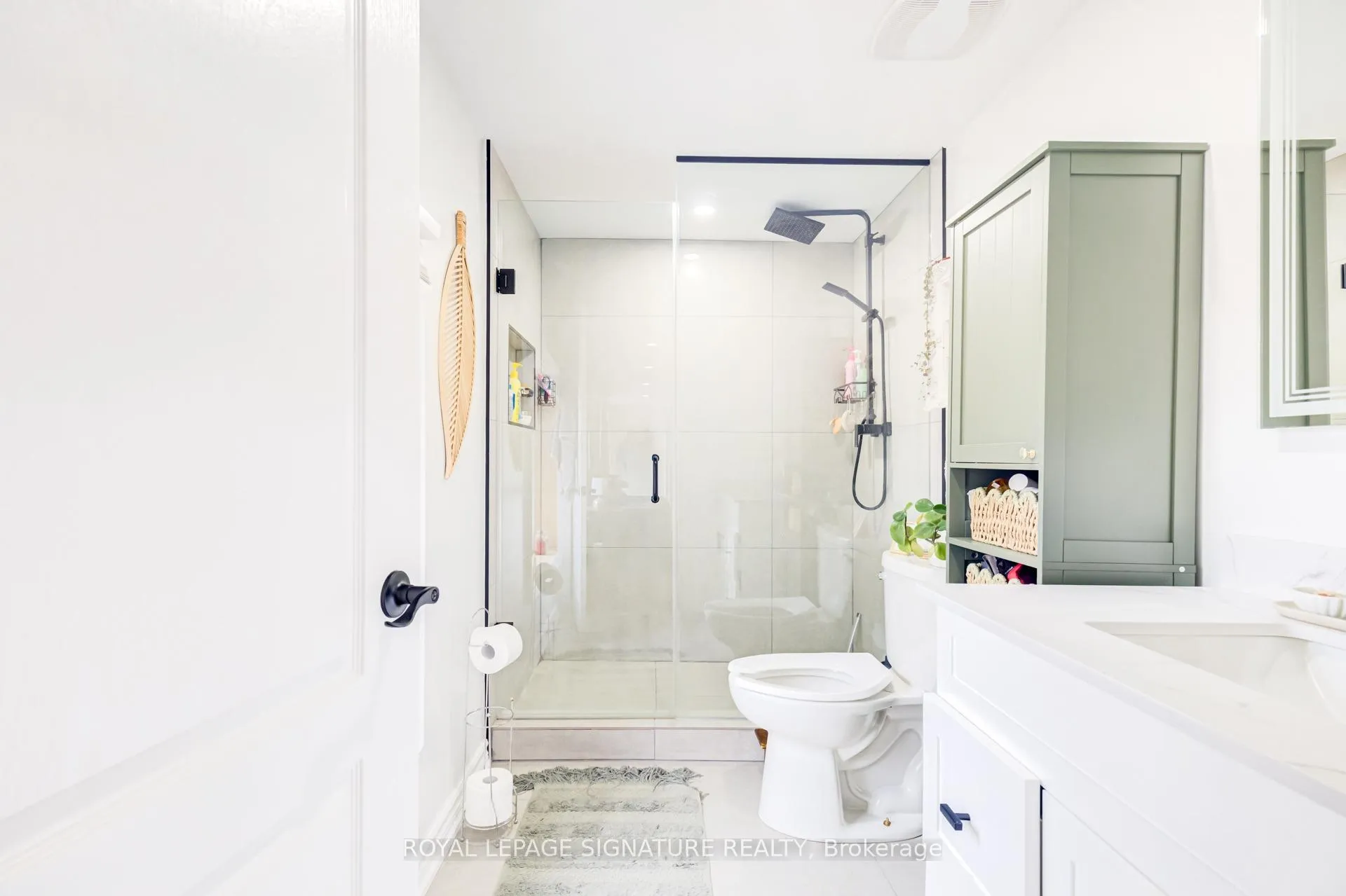 Photo 11 of Unit Coach, 235 Cedar Crescent, Barrie, Bayshore — HOMEH