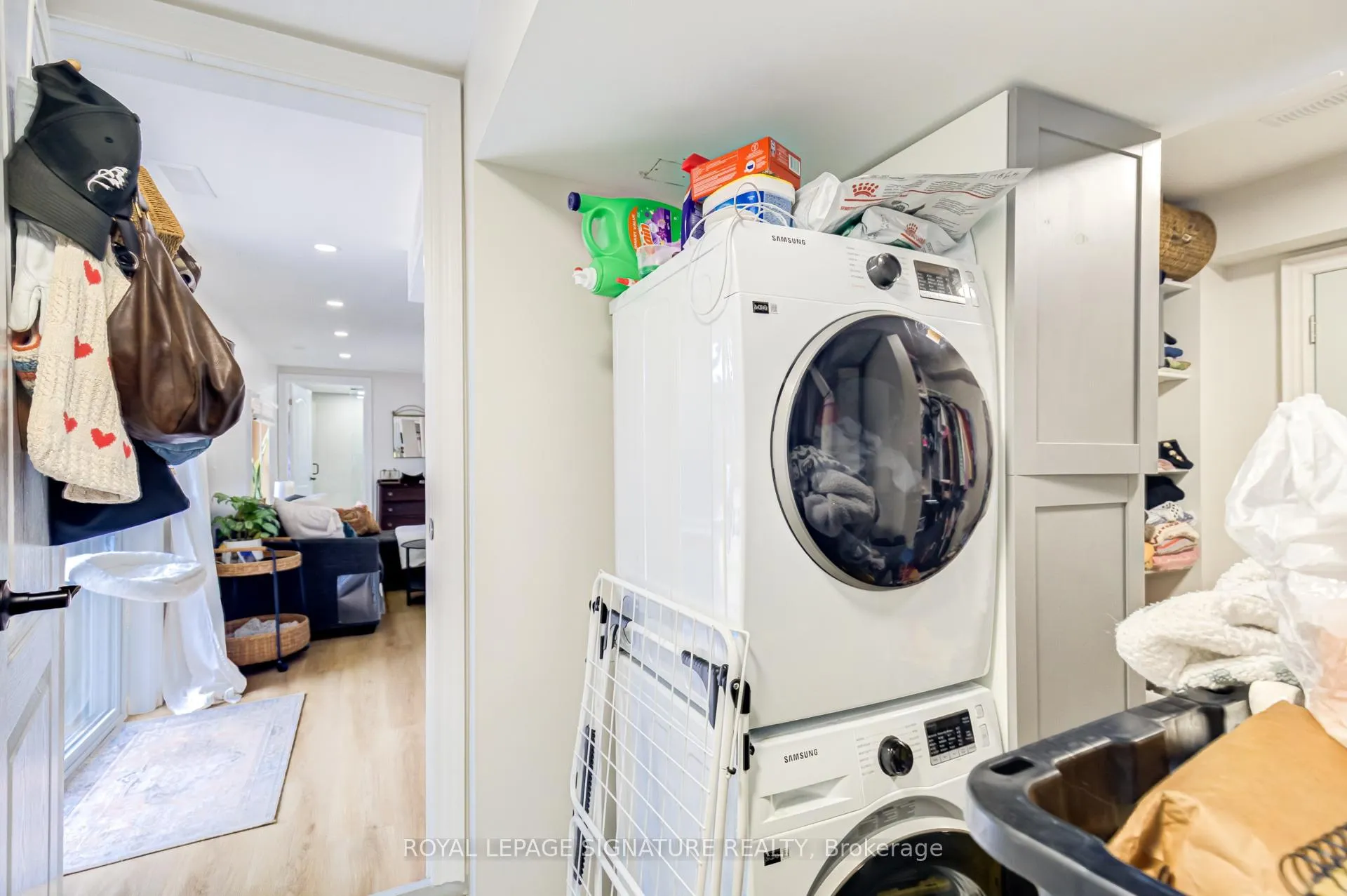 Photo 13 of Unit Coach, 235 Cedar Crescent, Barrie, Bayshore — HOMEH