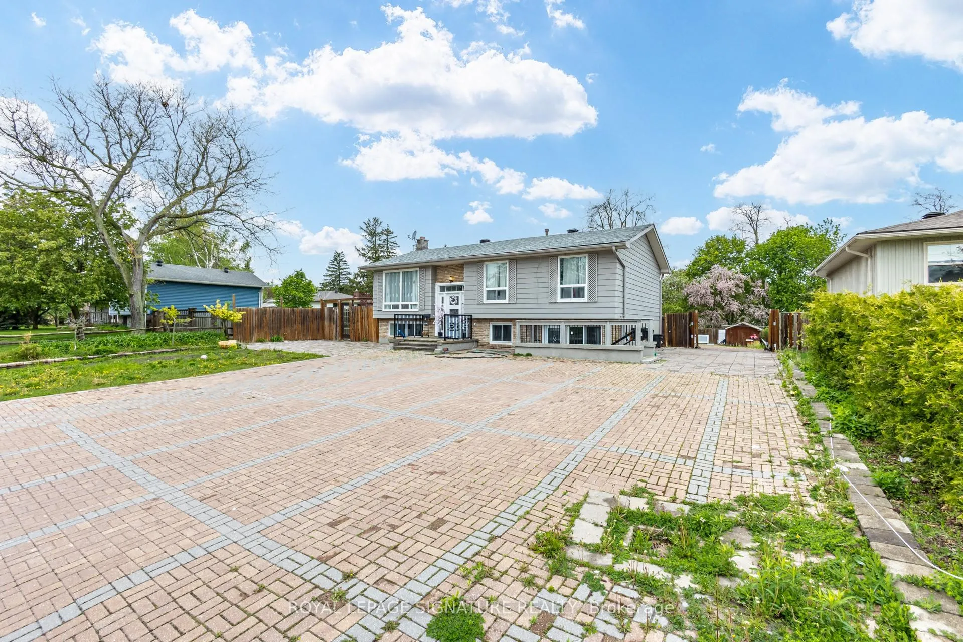 Photo 15 of Unit Coach, 235 Cedar Crescent, Barrie, Bayshore — HOMEH