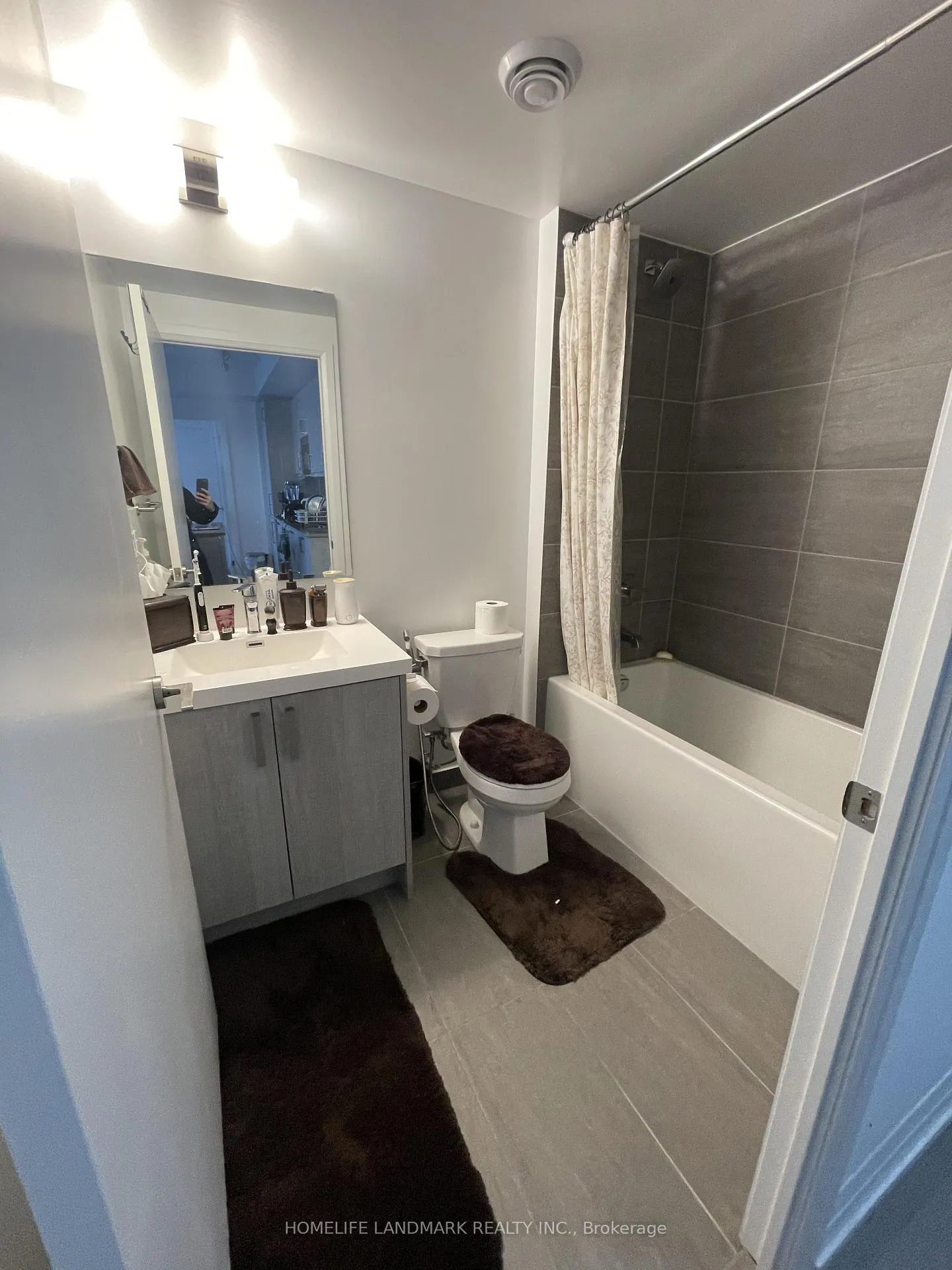 Photo 5 of Unit 2708, 77 Mutual Street, Toronto, Church-Yonge Corridor — HOMEH