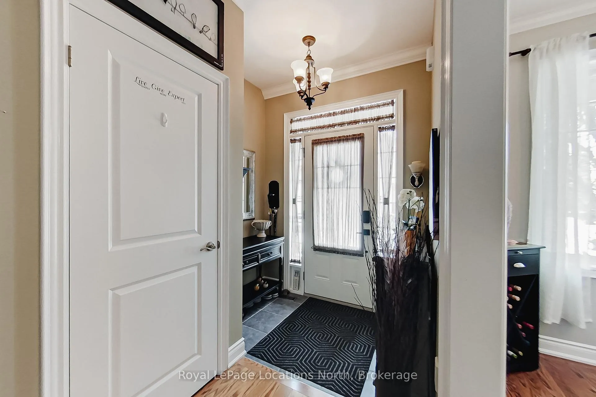 Photo 4 of 23 Covington Blue Crescent, Wasaga Beach — HOMEH