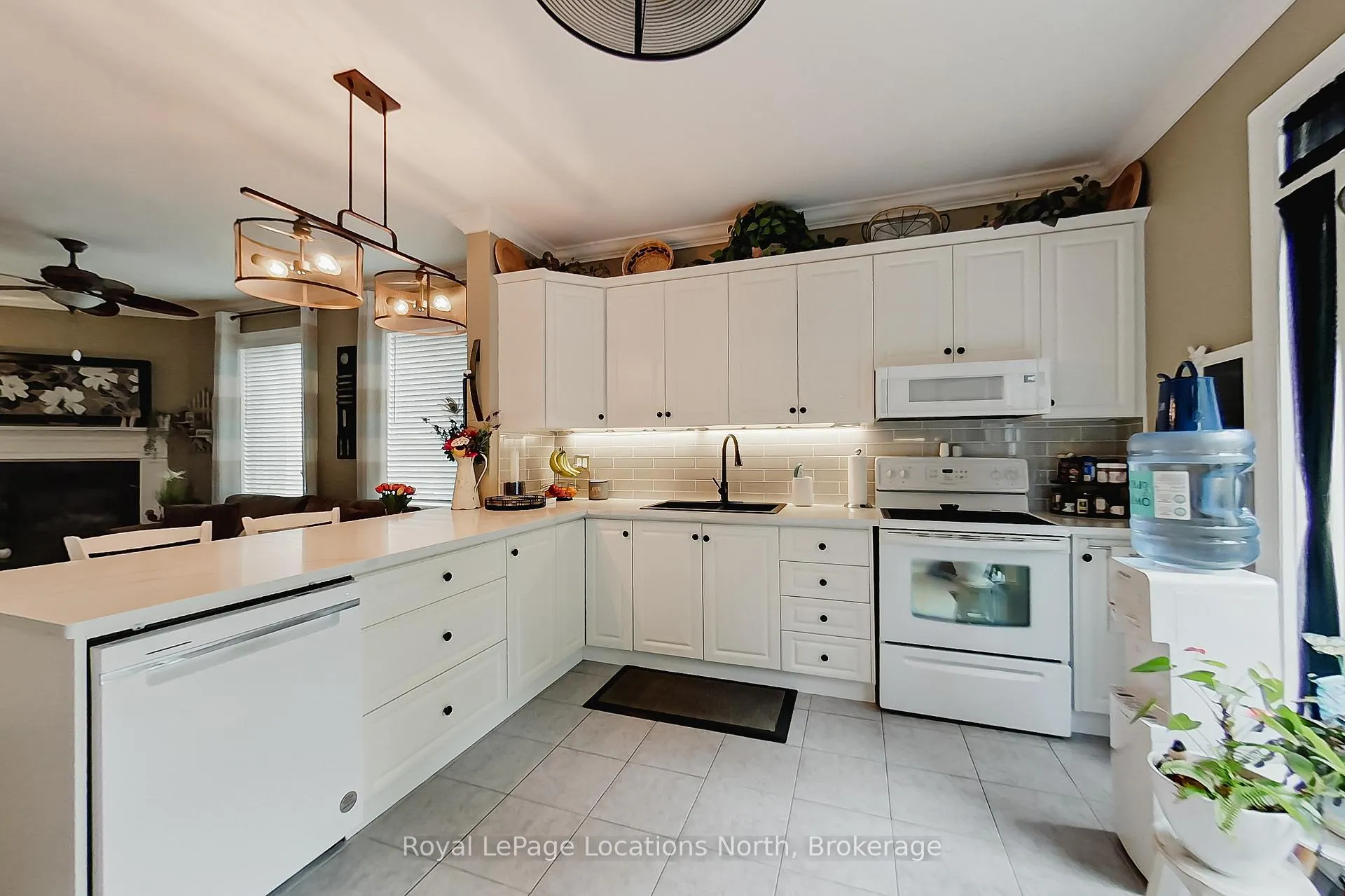 Photo 13 of 23 Covington Blue Crescent, Wasaga Beach — HOMEH
