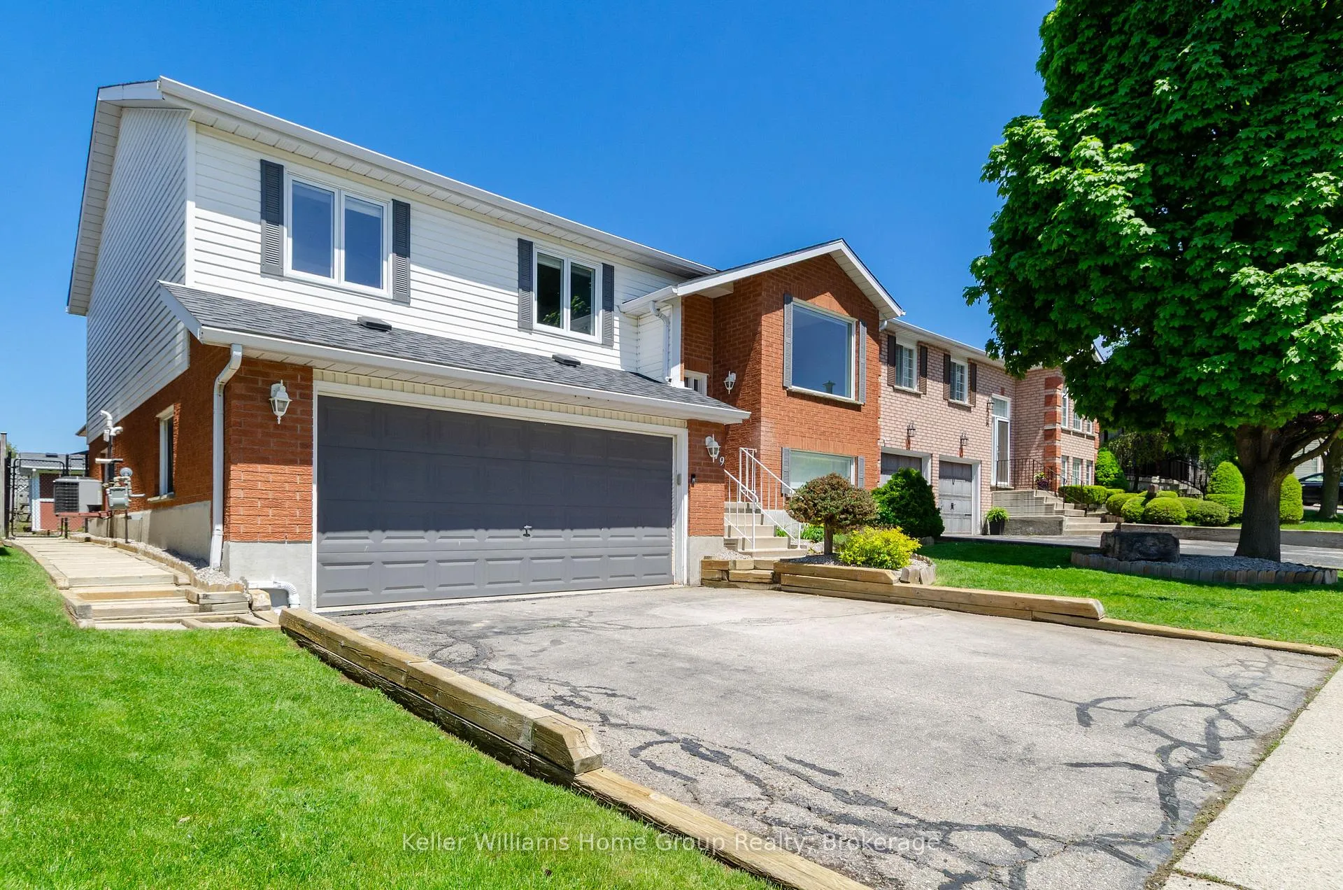 Photo 3 of 79 Hazelwood Crescent, Cambridge — HOMEH