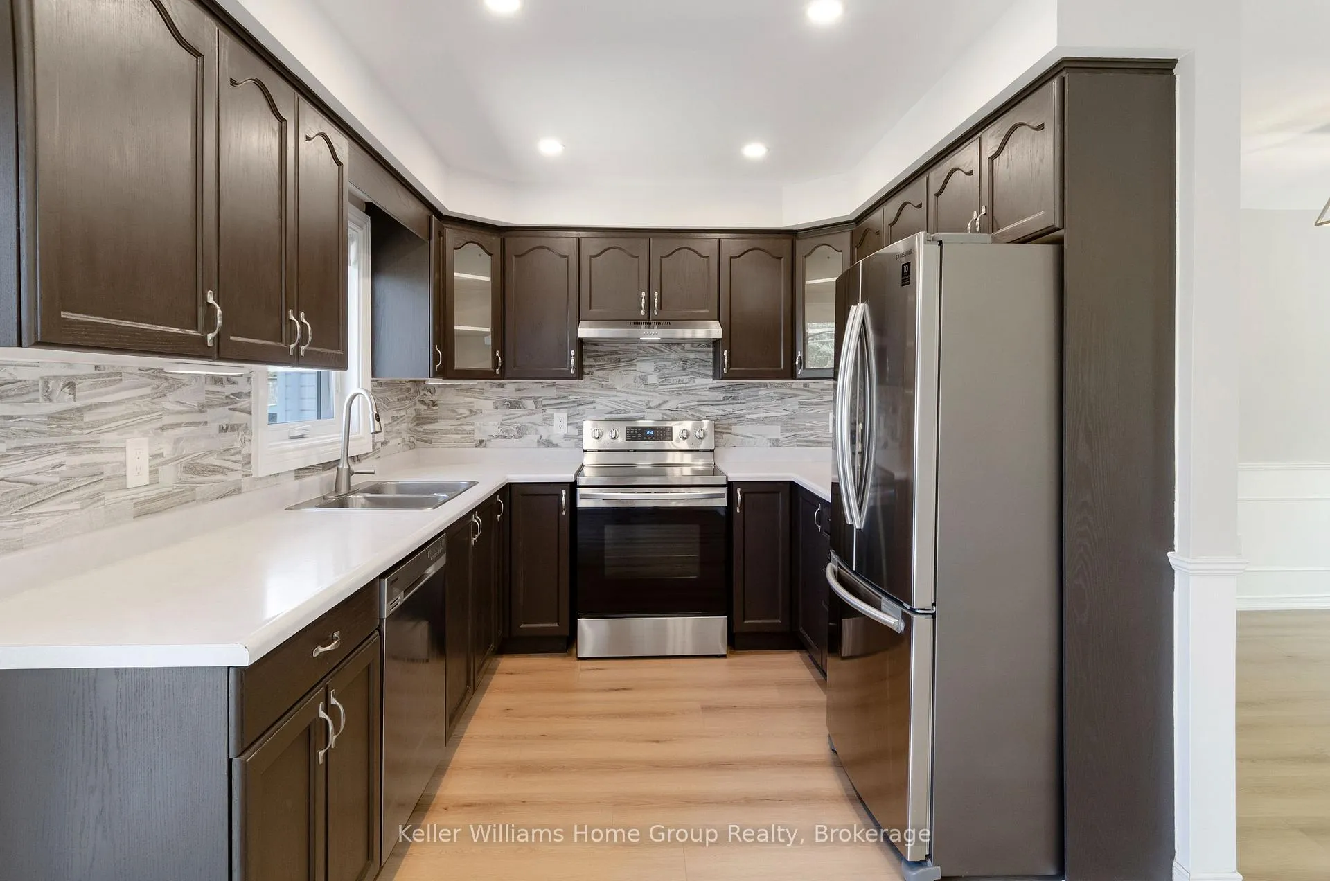 Photo 9 of 79 Hazelwood Crescent, Cambridge — HOMEH