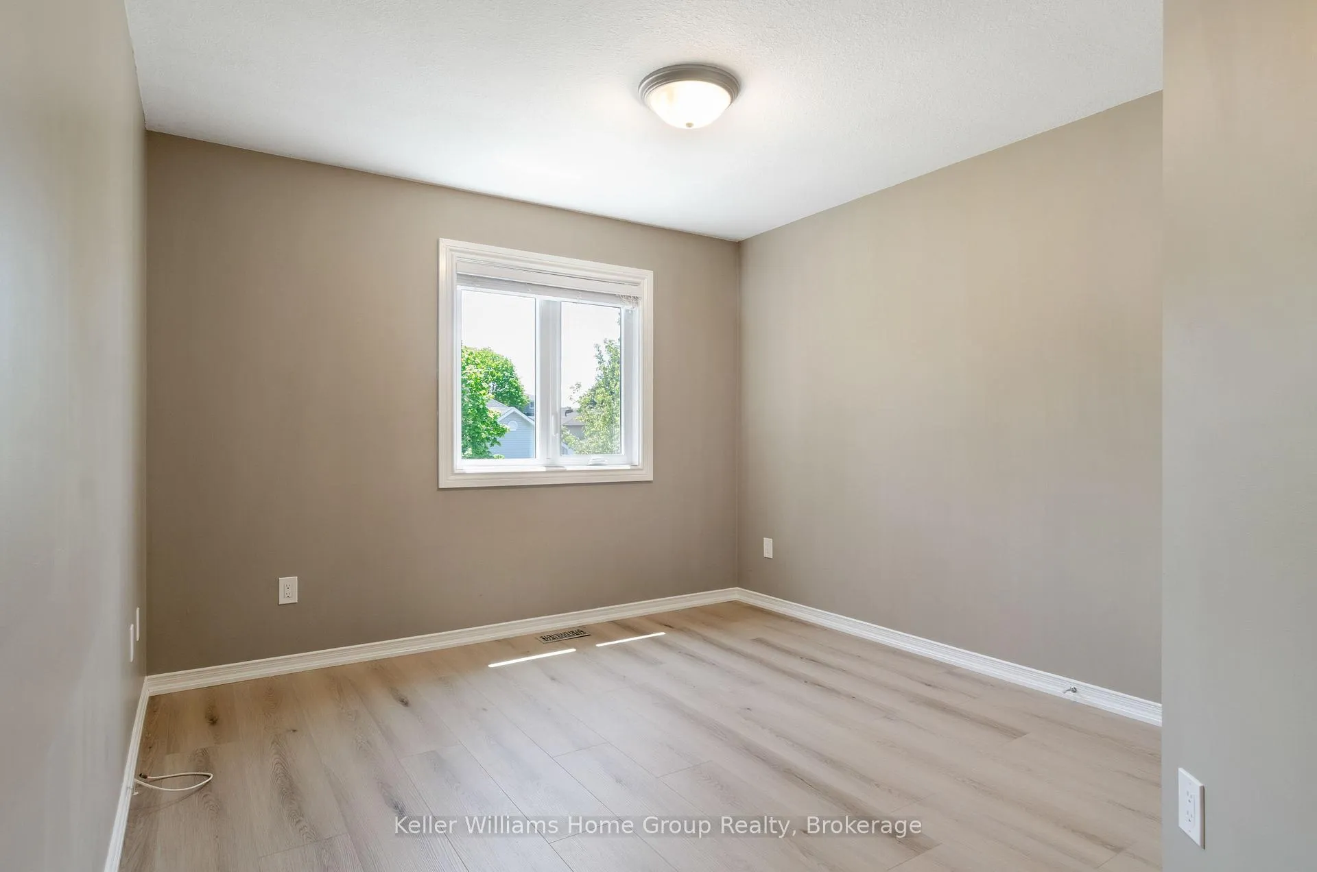 Photo 13 of 79 Hazelwood Crescent, Cambridge — HOMEH