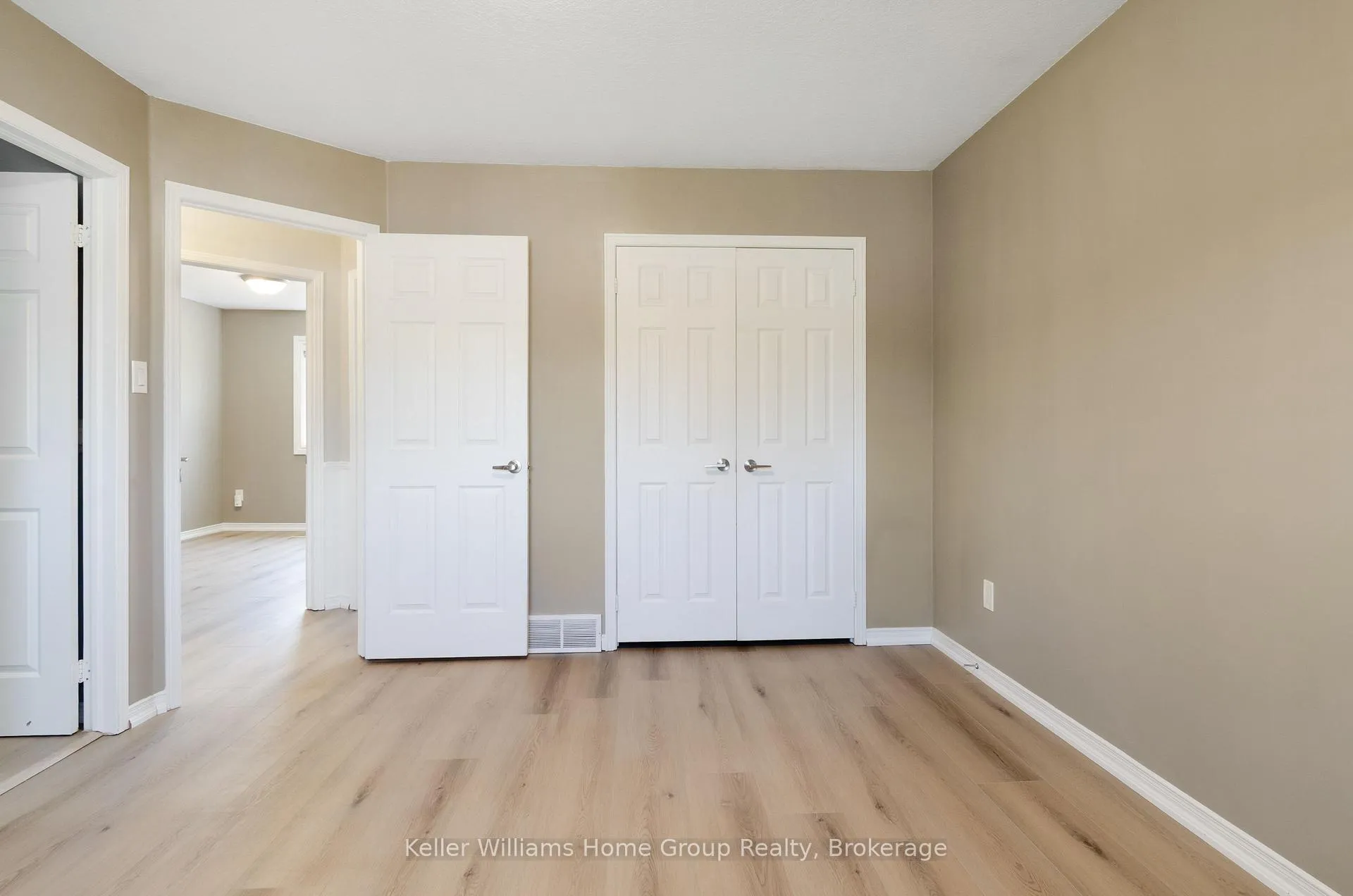 Photo 14 of 79 Hazelwood Crescent, Cambridge — HOMEH