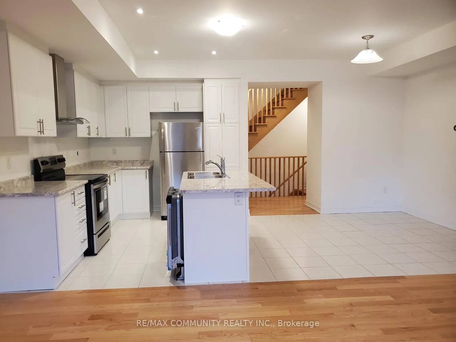 Photo 4 of Unit 31A, 31 Luzon Avenue, Markham, Box Grove — HOMEH
