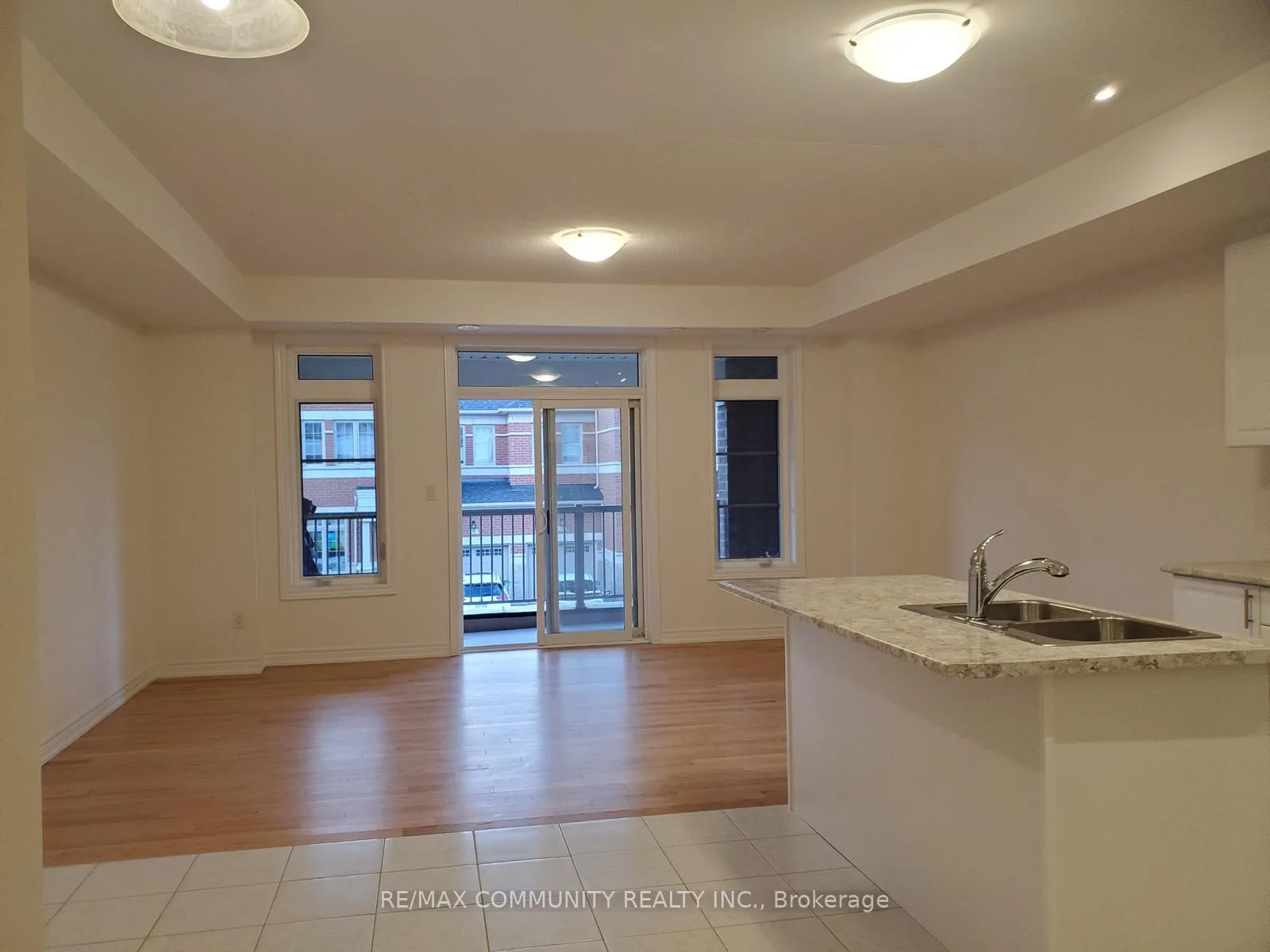 Photo 5 of Unit 31A, 31 Luzon Avenue, Markham, Box Grove — HOMEH