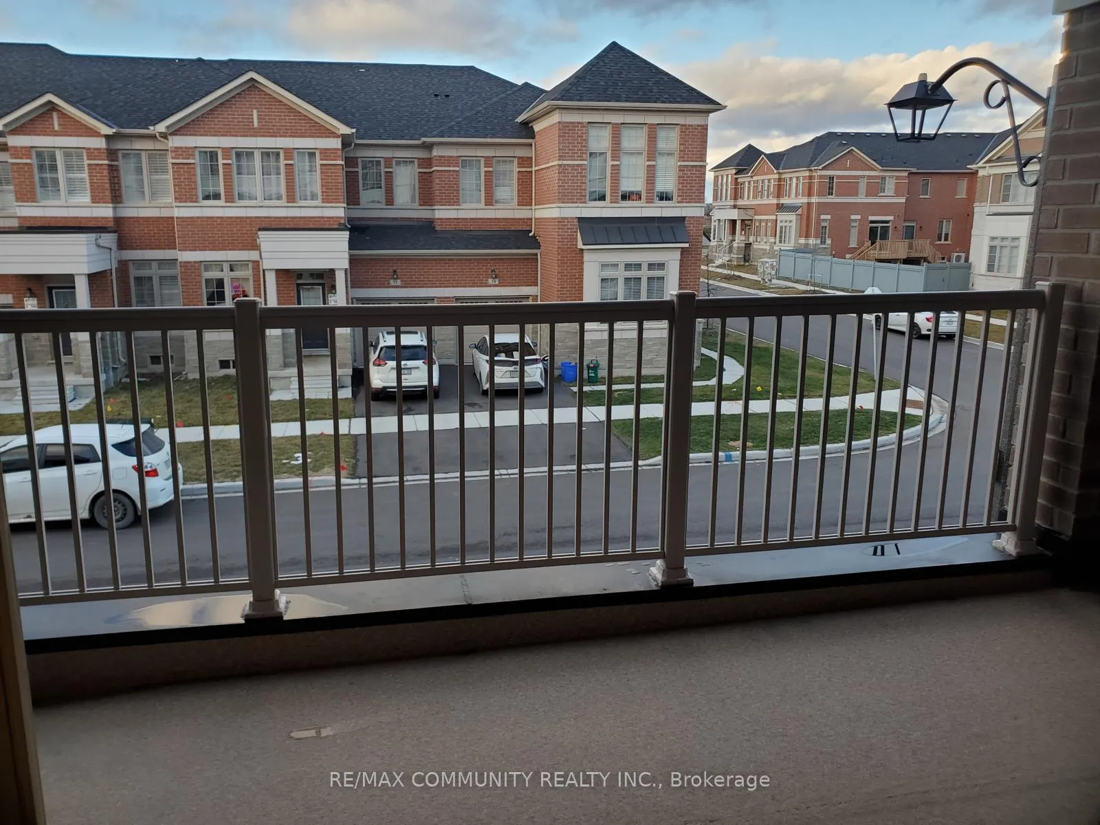 Photo 6 of Unit 31A, 31 Luzon Avenue, Markham, Box Grove — HOMEH
