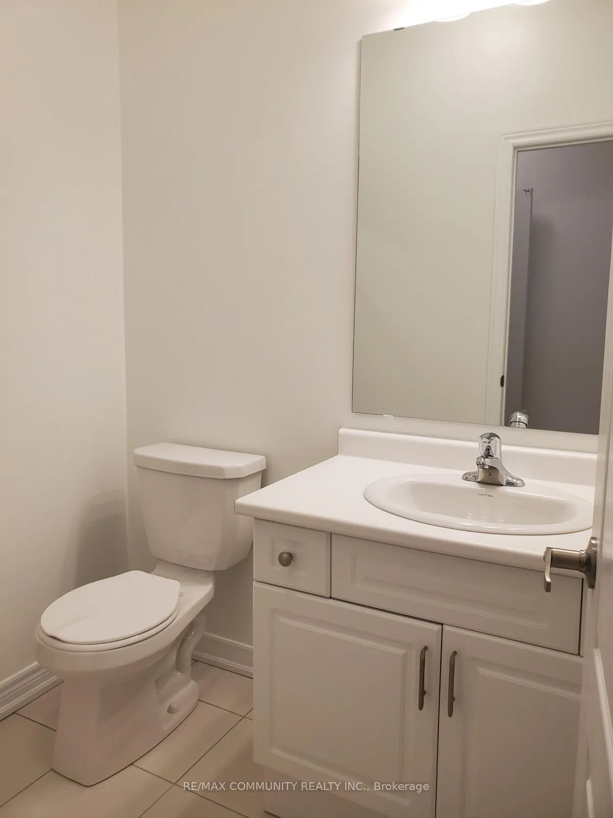 Photo 7 of Unit 31A, 31 Luzon Avenue, Markham, Box Grove — HOMEH