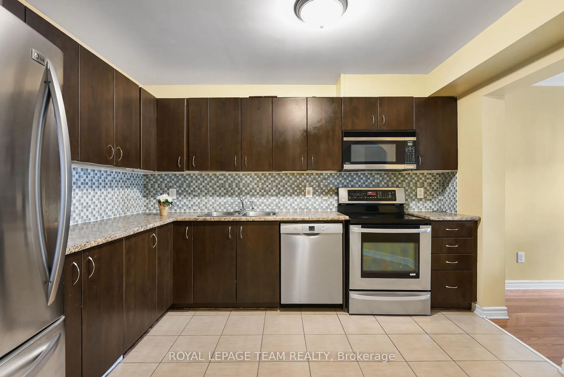 Photo 8 of 415 Galatina Way, Ottawa, Kanata - Morgan's Grant/South March — HOMEH