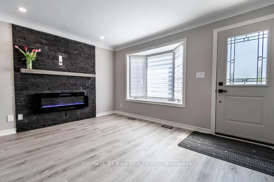 Photo 4 of Unit B, 261 Scott Street, St. Catharines, Vine/Linwell — HOMEH
