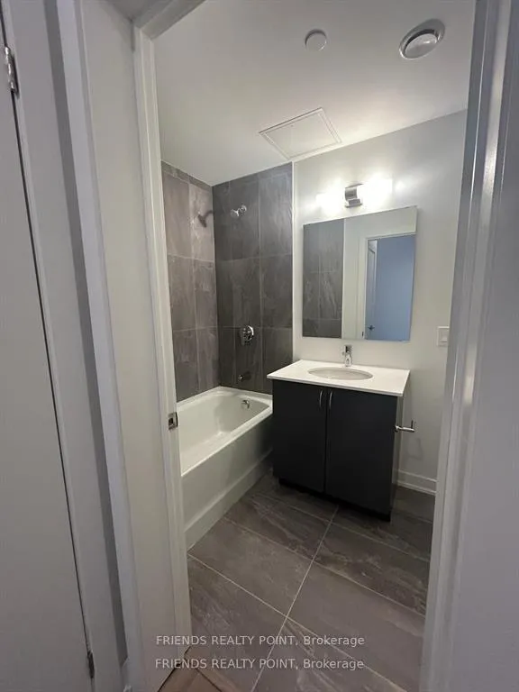 Photo 26 of Unit 1008, 56 Lakeside Terrace, Barrie, Little Lake — HOMEH