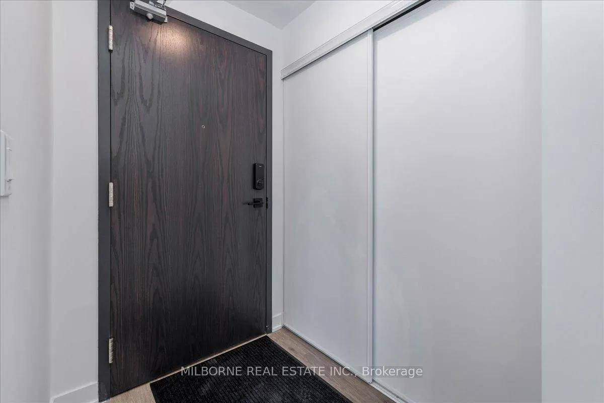 Photo 3 of Unit 609, 56 Lakeside Terr, Barrie, Little Lake — HOMEH