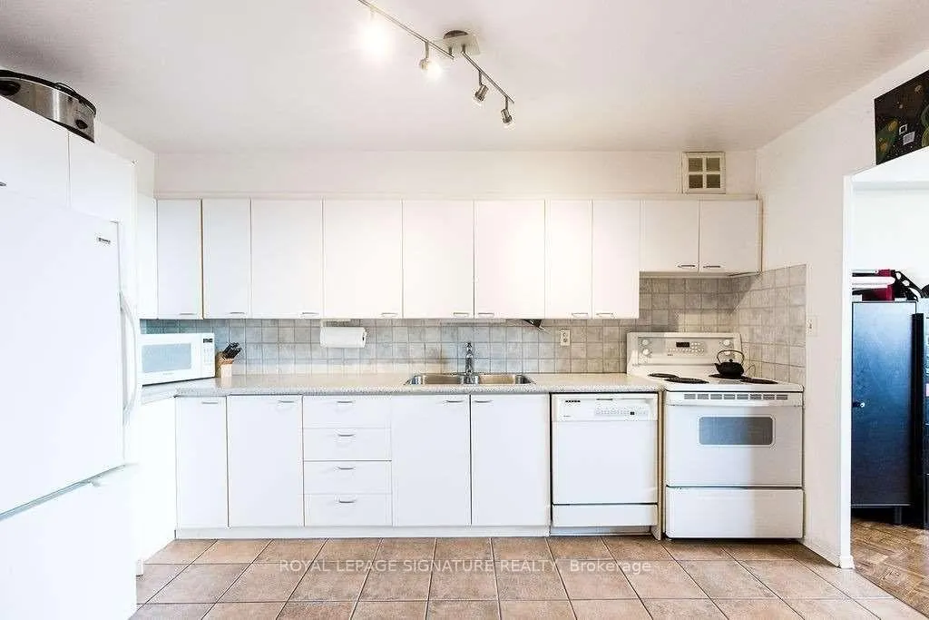 Photo 4 of Unit 1706, 20 Edgecliff Golfway, Toronto, Flemingdon Park — HOMEH